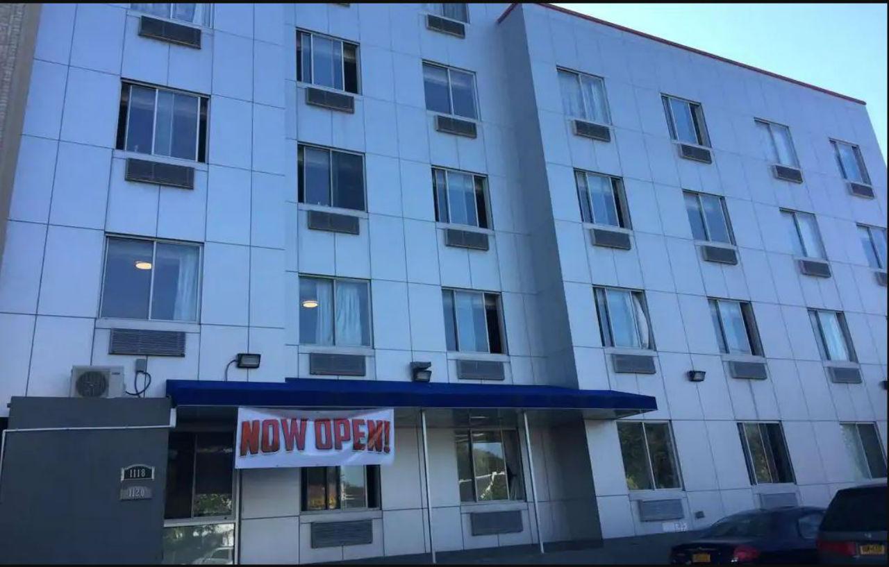 Days Inn By Wyndham Brooklyn Borough Park New York Exterior foto